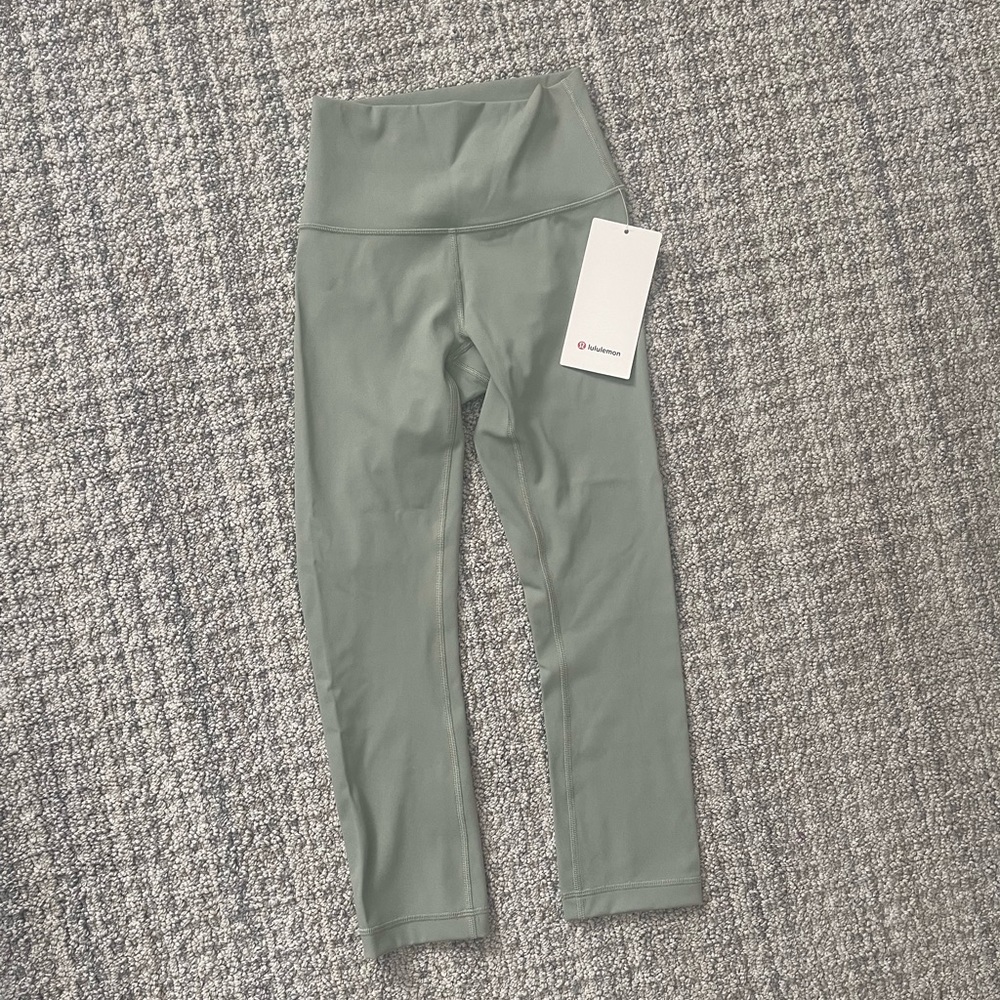 Lululemon Wunder Under HR Crop 21” high rise yoga pants